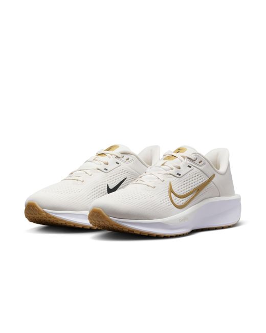 Nike White (Wmns) Quest 6 'Phantom Metallic'