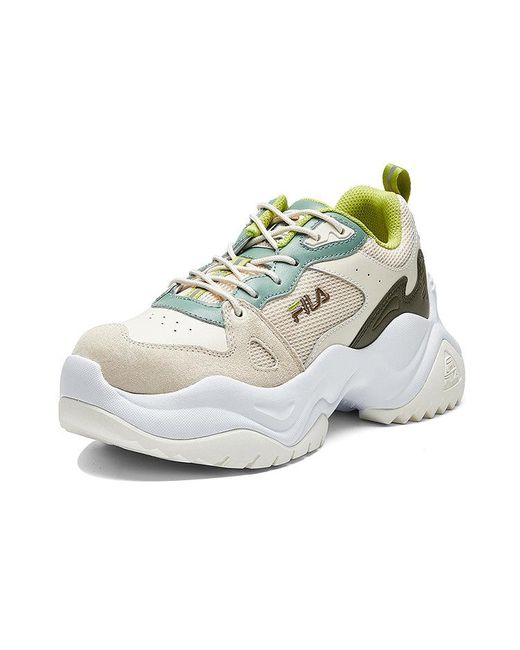 Fila White (Wmns) Pose