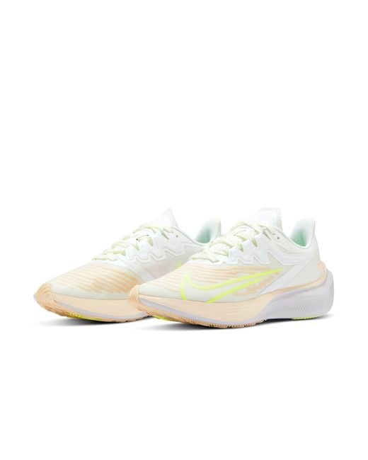 Nike White (Wmns) Zoom Gravity 2