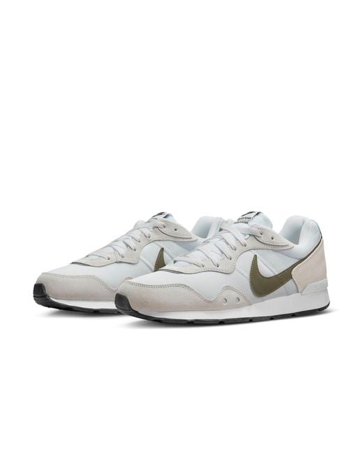 Nike White Venture Runner Medium' for men