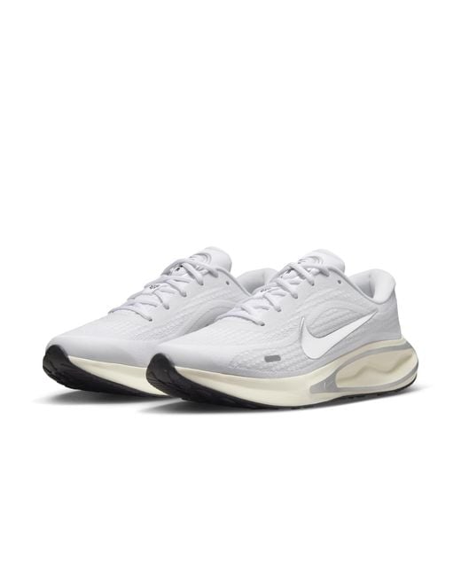 Nike White (Wmns) Journey Run Metallic'