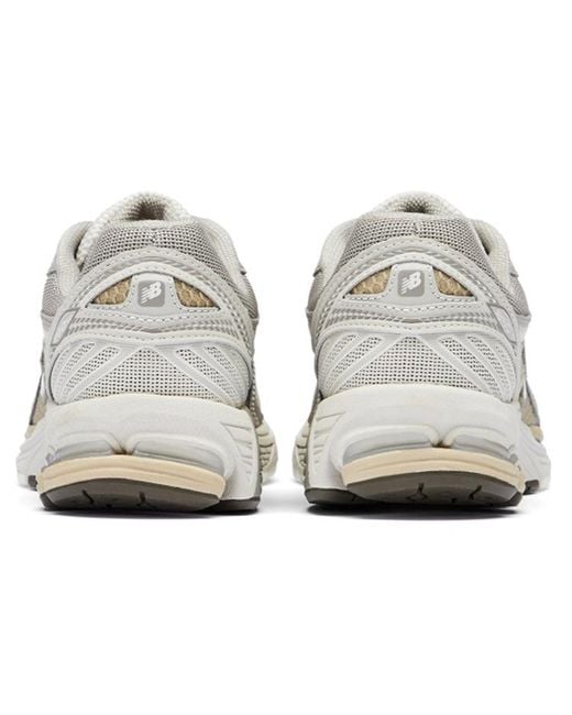 New Balance White 860 V2 'Mars' for men