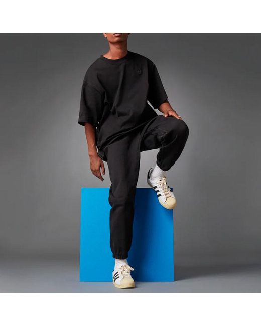 Adidas Black Originals Solid Color Logo Round Neck Pullover Short Sleeve for men