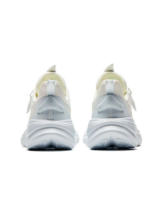 Anta White (Wmns) Leaf 3