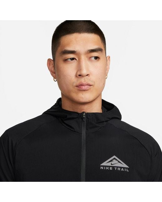 Nike Black Trail Aireez Lightweight Trail Running Jacket for men