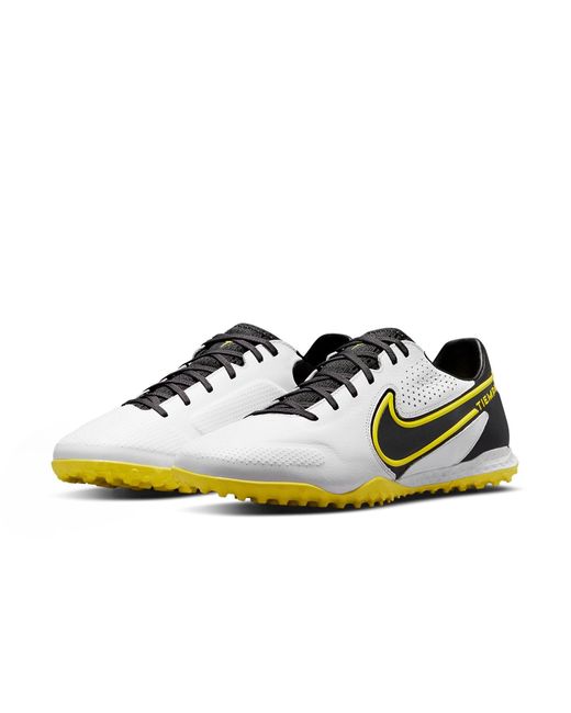 Nike White Legend 9 Academy Tf Turf Low-Top Soccer Shoes for men