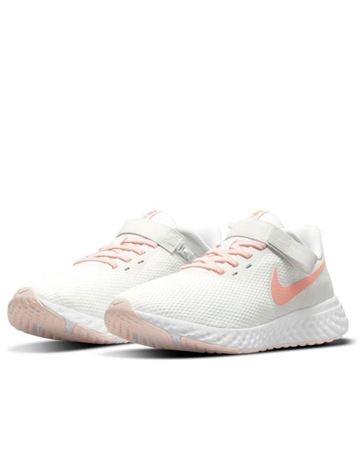 Nike White (Wmns) Revolution Flyease 'Summit Crimson Bliss'