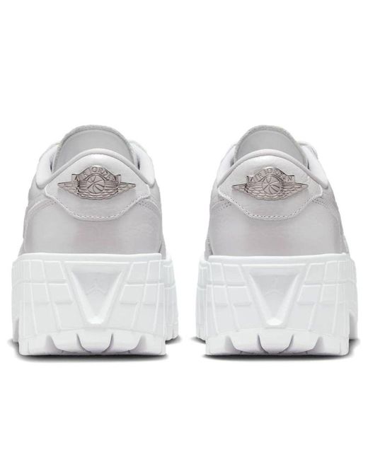 Nike White (Wmns) 1 Brooklyn Low Metallic'