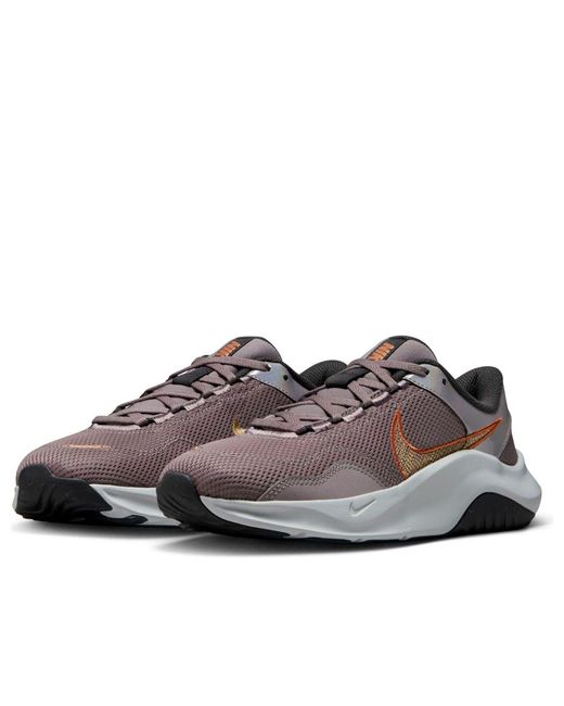 Nike Brown (Wmns) Legend Essential 3 Next Nature Premium Smoke Metallic Copper'