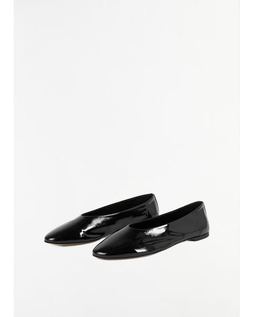 Totême White Slip Patent Leather Ballerinas