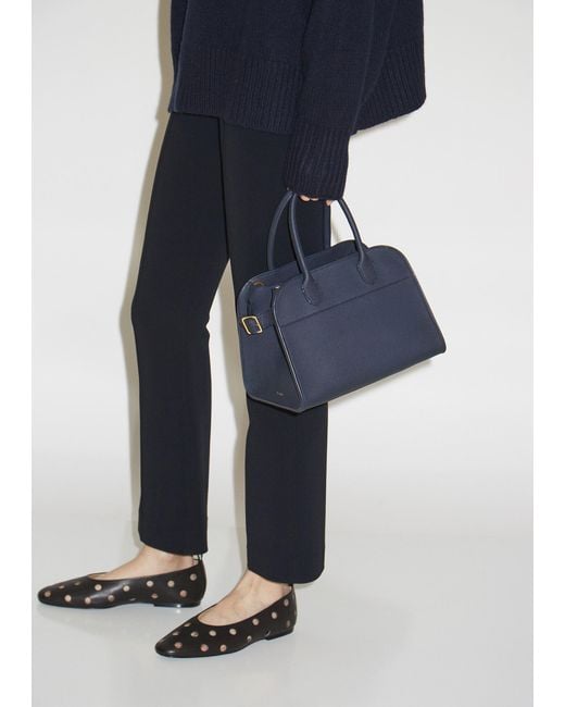 The Rowマルゴー１０　ネイビー The Row Margaux 10 Bag in Blue | Lyst