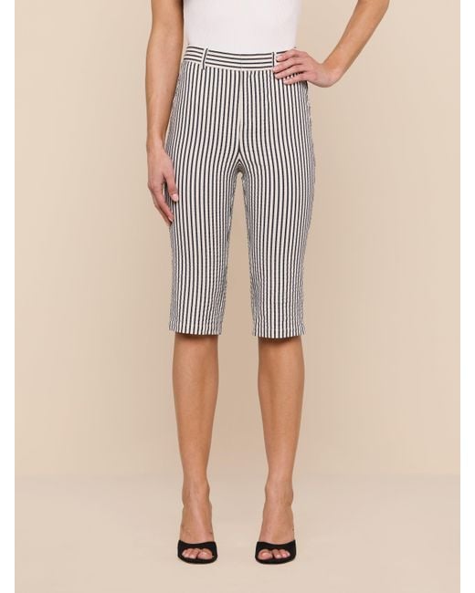 Pantalon Capri Leni, Ivoire À Rayures Bleu Nuit L'Agence en coloris Natural