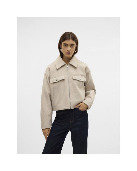 Cazadora corta con cremallera Vero Moda de color Natural