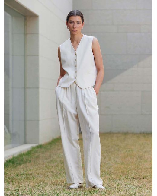 Lattelier Button Front Linen Blend Vest 