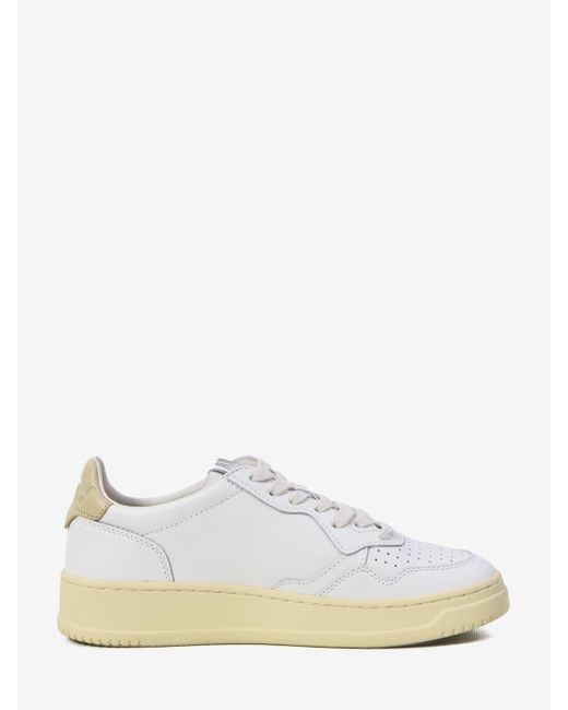 Autry White Medalist Low Sneakers