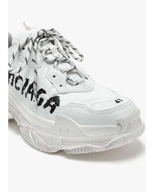 【Balenciaga】TRIPLE S PAINT LOGO Balenciaga Triple S Paint Sneakers in White for Men | Lyst