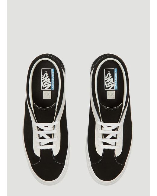 vans black and white lace up