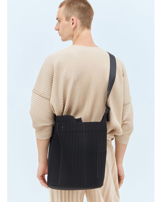 Homme Plissé Issey Miyake Utility Tote Bag in Black for Men