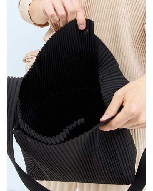 Homme Plissé Issey Miyake Utility Tote Bag in Black for Men | Lyst