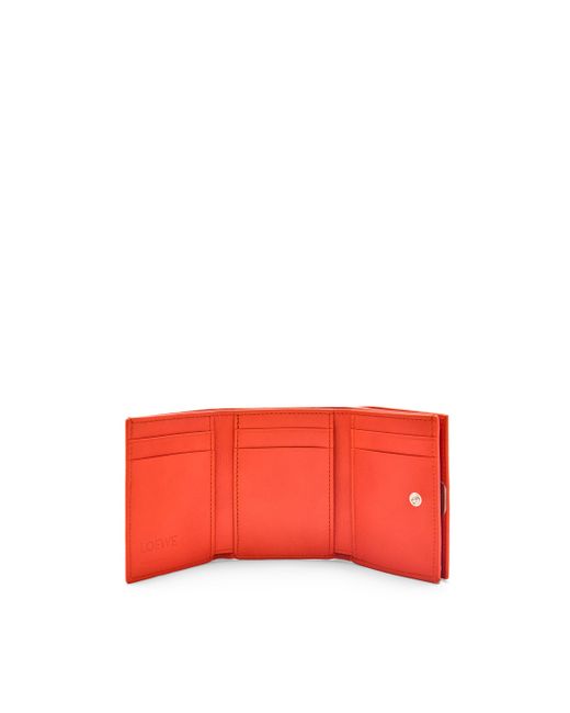Loewe Red Anagram Trifold Wallet In Pebble Grain Calfskin