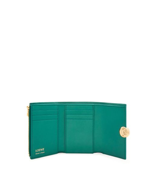 Loewe Green Luxury Pebble Small Vertical Wallet In Shiny Nappa Calfskin