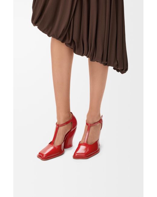 Loewe Black Onda T-Bar Pump