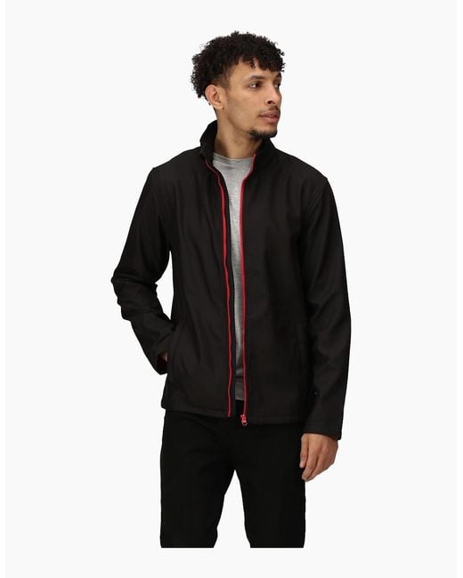 Regatta Black Standout Ablaze Printable Softshell Jacket for men