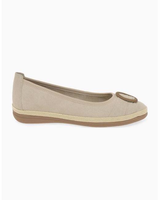 Softline White Viki Pumps