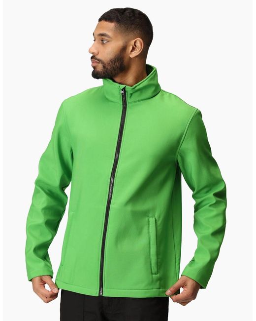 Regatta Green Standout Ablaze Printable Softshell Jacket for men