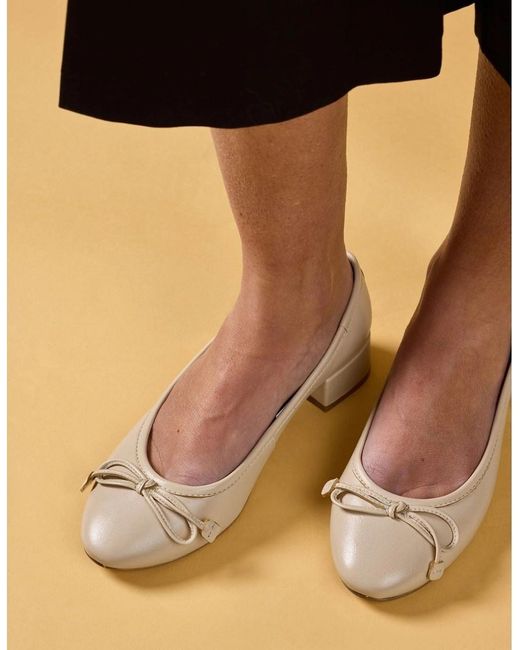 Hush Puppies White Silvia Low Heel Sandal Leather Ivory Sandals