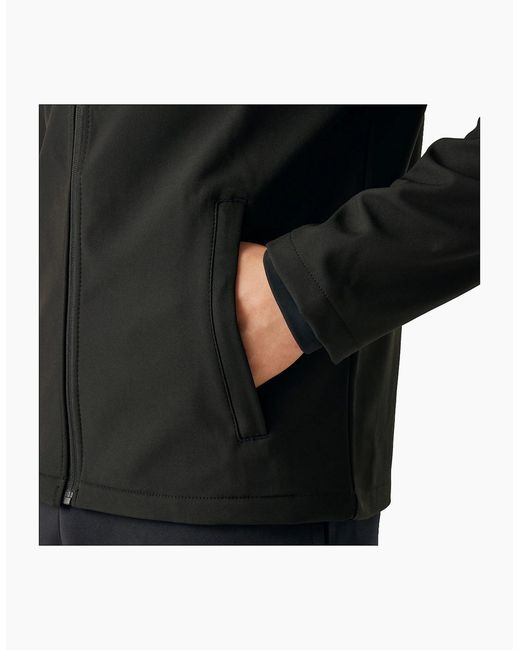 Regatta Black Professional Lightweight Soft Shell Jacket for men