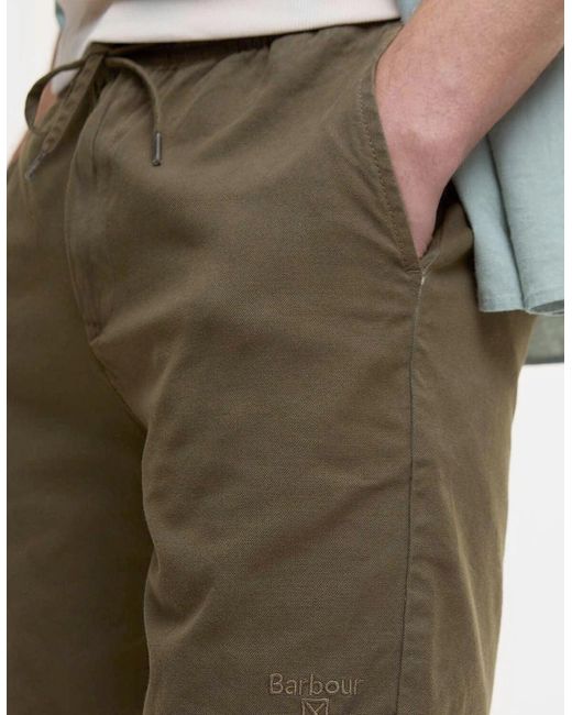 Barbour Green Washed Oxford Relaxed Short for men