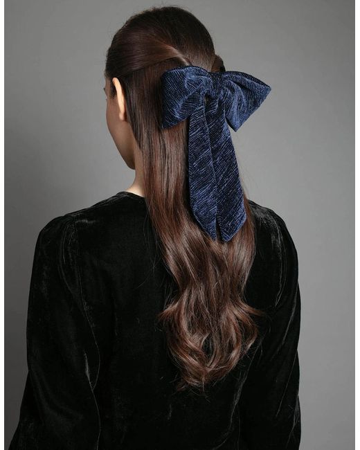 Nooki Design Blue Crinkle Velvet Bow