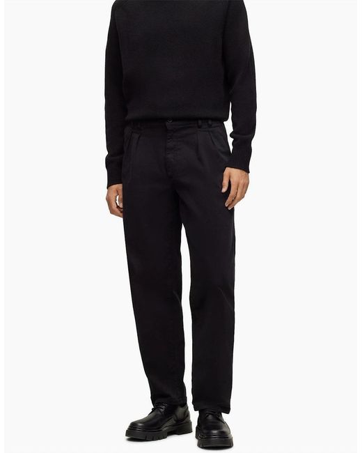 Boss Black Tulsa Solid Patterned Straight Chinos for men
