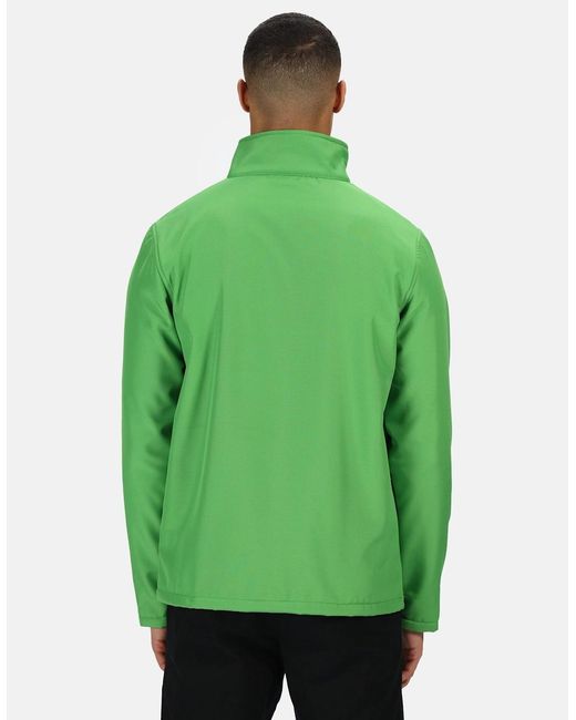 Regatta Green Standout Ablaze Printable Soft Shell Jacket for men