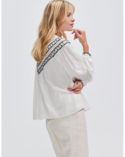 Ro&zo Gray Ivory Embroidered Collarless Blouse