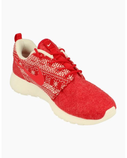 Nike Red Rosherun Winter Trainers 685286 661