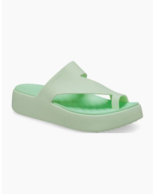 CROCSTM Green Getaway Platform Toe Loop Sandals