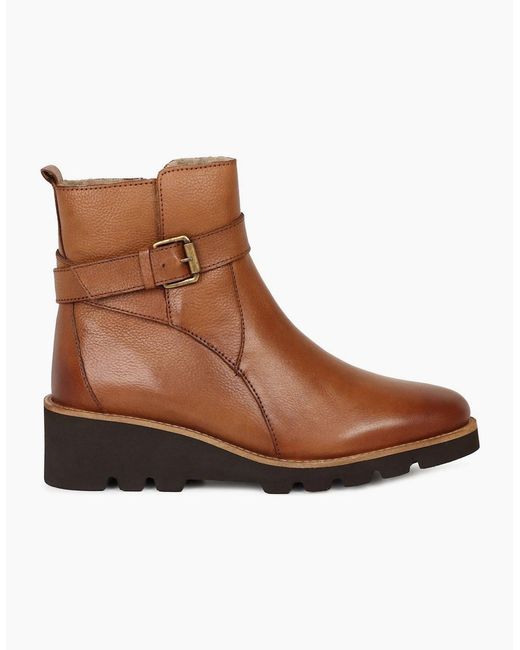 Lotus Brown Emberlynn Ankle Boots