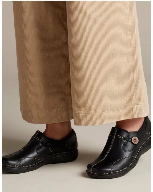 Clarks Black Un Loop Leather
