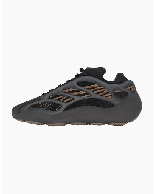 Yeezy Black 700 V3 Clay for men