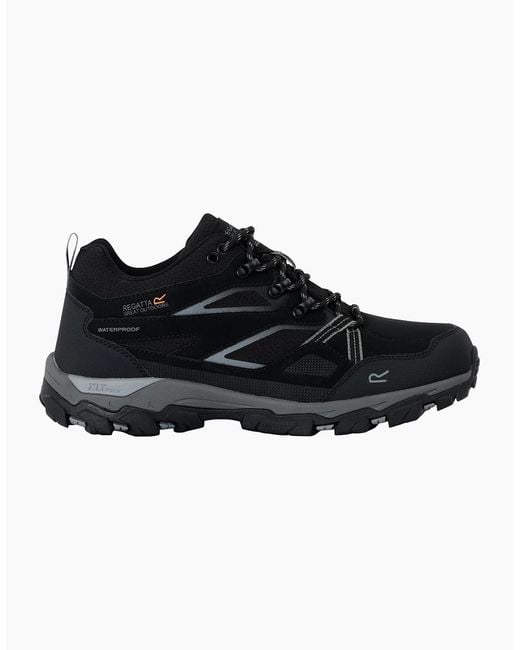 Regatta Black Holcombe 3 Low Walking Boots for men
