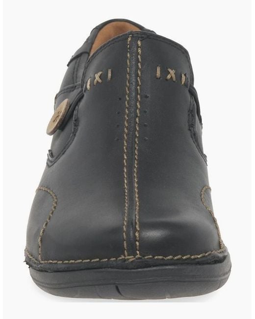 Clarks Black Un Loop Lightweight Shoes