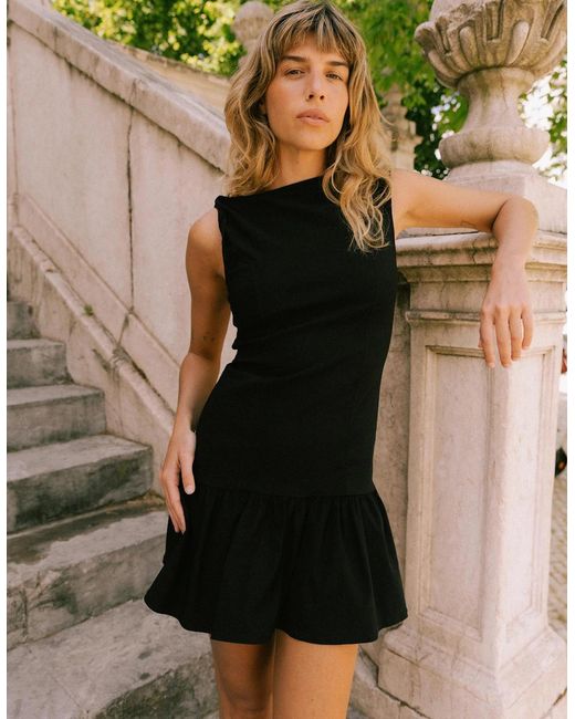No Emotions UK Black The Mary Dress