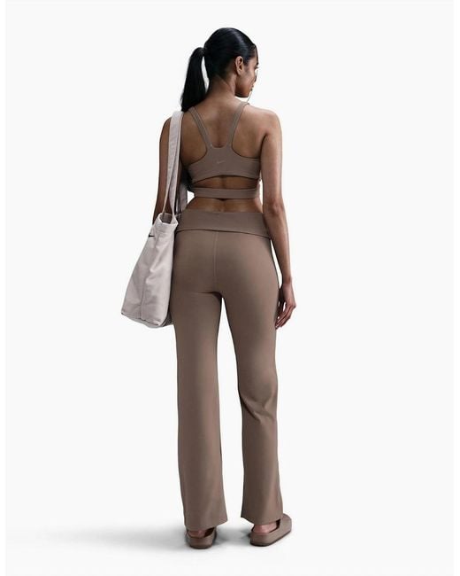 Nike Brown 1 Hour Solid Patterned Flared Athletic Pants