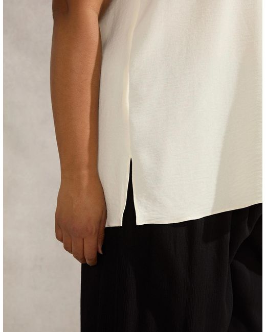 Live Unlimited London White Ivory V Neck Blouse
