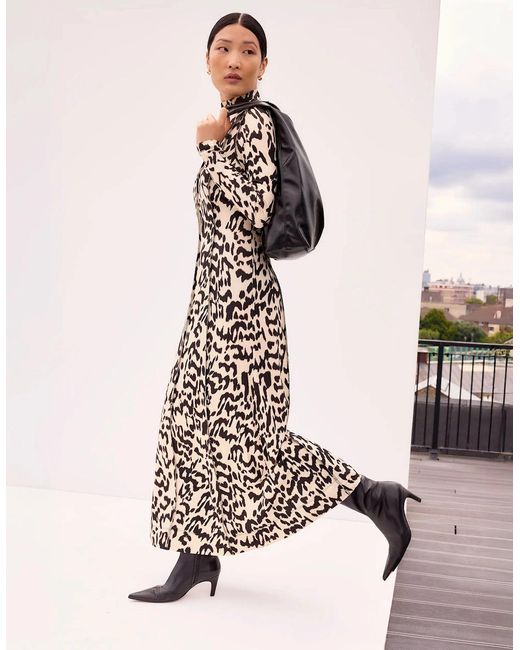 Ro&zo White Petite Leopard-Print Jersey Turtleneck Maxi Dress