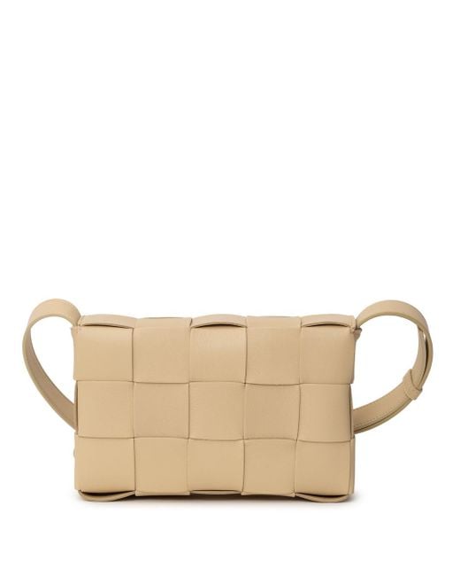 Borsa A Tracolla Cassette di Bottega Veneta in Natural