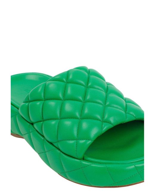 サンダル・ミュール Bottega Veneta Grass green leather Padded sandals Bottega Veneta Grass Leather Padded Sandals in Green | Lyst