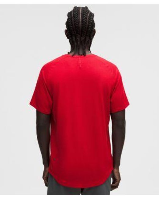 lululemon athletica Red – License To Train Short-Sleeve Shirt – /Neon – Size Large for men
